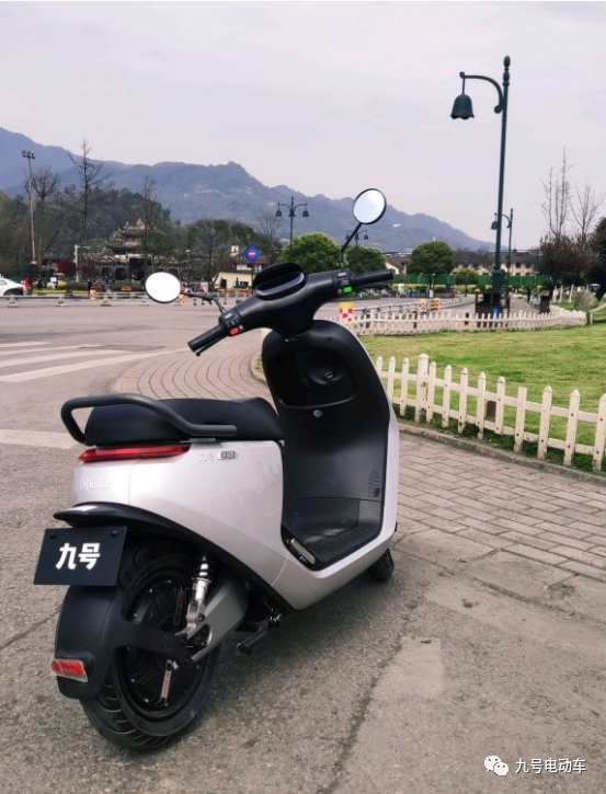 一篇九号电动车详细的测评对比报告包括车子的性能以及车子的售后客服
