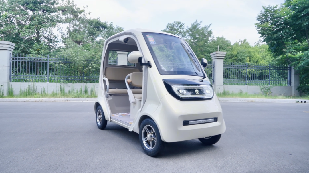 驭见优雅智领未来金彭VITAV4重塑高端休闲四轮出行新标杆