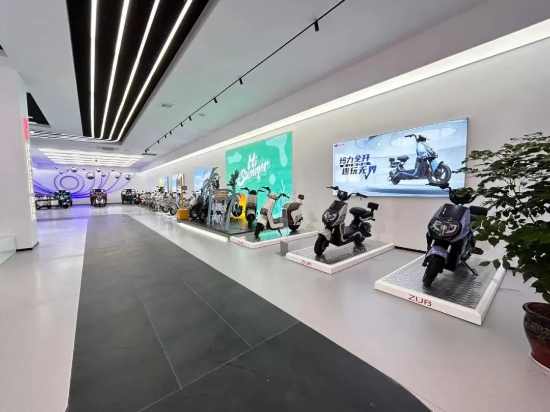 创新规模智造领跑未来五星钻豹台州超级工厂二厂首车下线