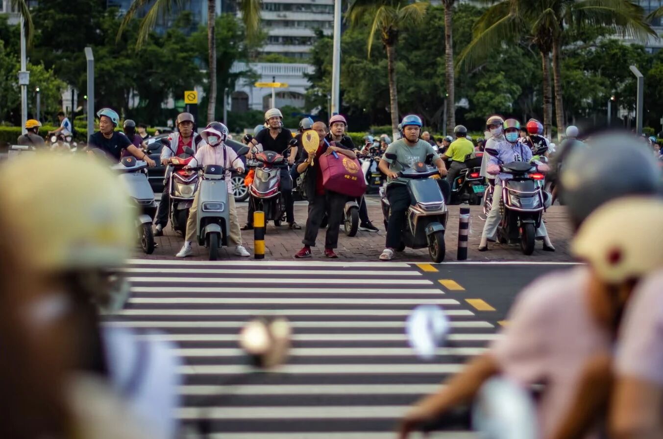 月薪5000的通勤困境：为什么打工人都在抢购小电驴？