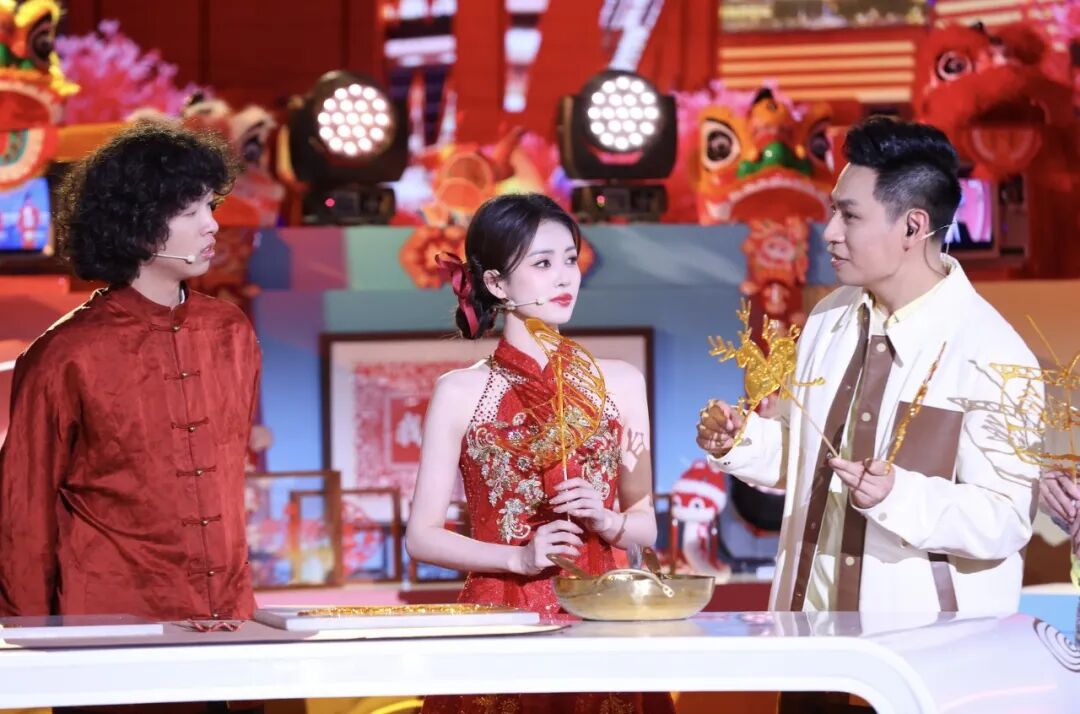 雅迪独家冠名2025young在春晚年轻人的春晚狂欢沉浸式的新春盛宴