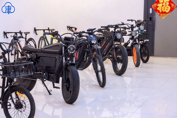 爆了！曾经称霸国内大街小巷的“小电驴”，正在海外掀起一场出行革命！