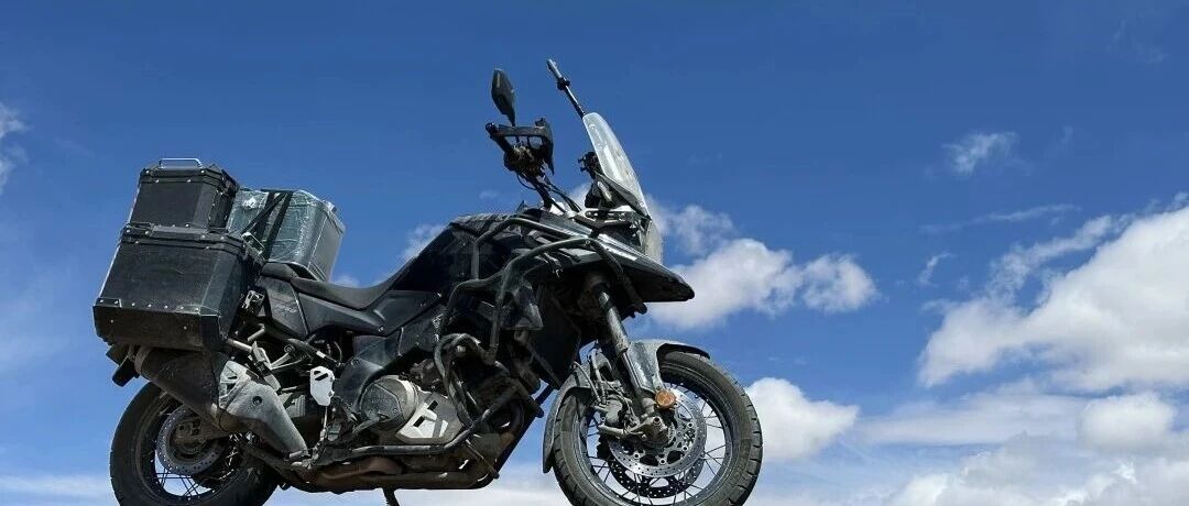 铃木骑迹Vol.7：西极驼铃・铃木V-STROM1050XT的1.7万公里朝圣之路