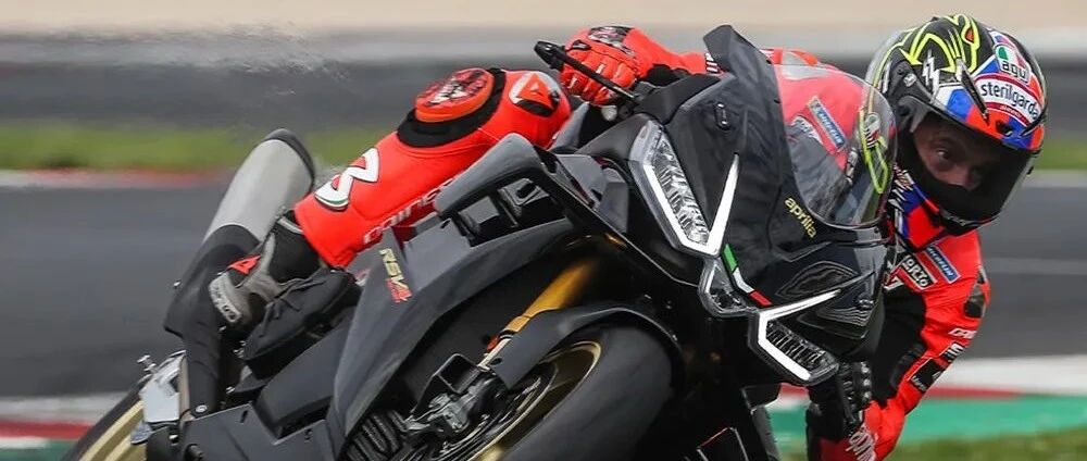 触发速度激情：APRILIA RSV4