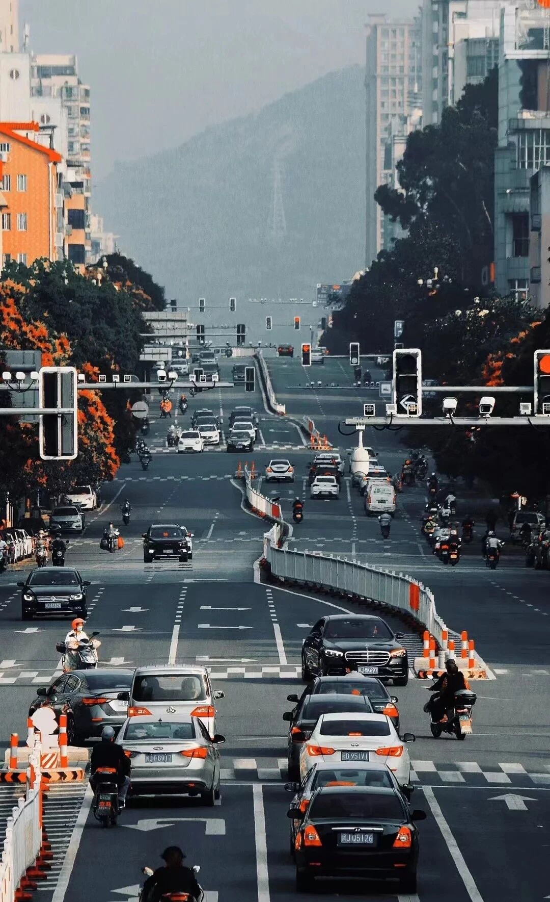 除了头盔，这些行为也开始罚款！2025年电动车避坑指南