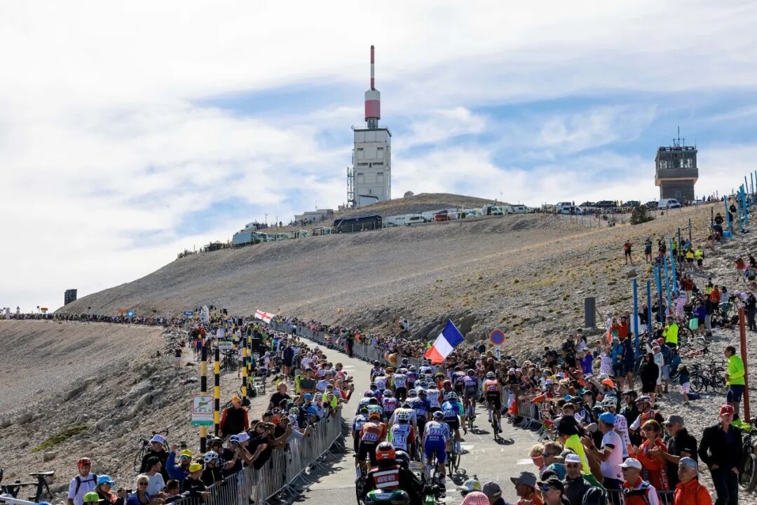 [2025-07-23]环法第16赛段风秃山决战巴林胜利车队摘得季军