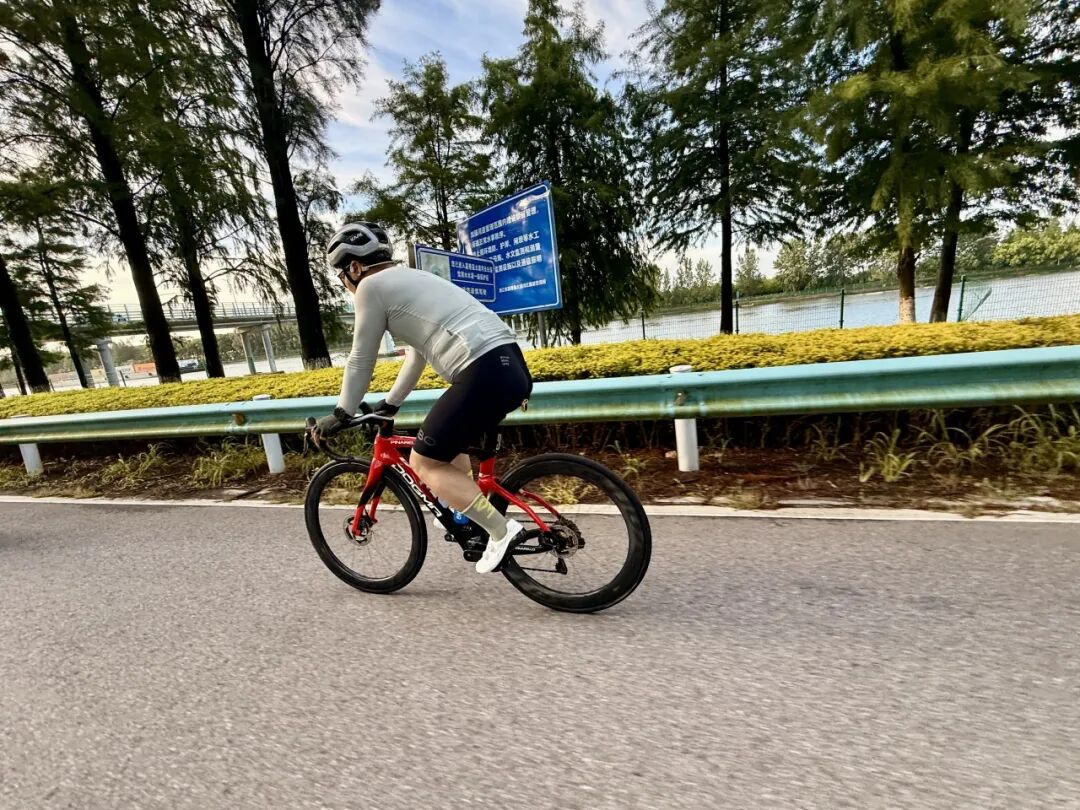 MCC724G530晨骑苗江路绕圈