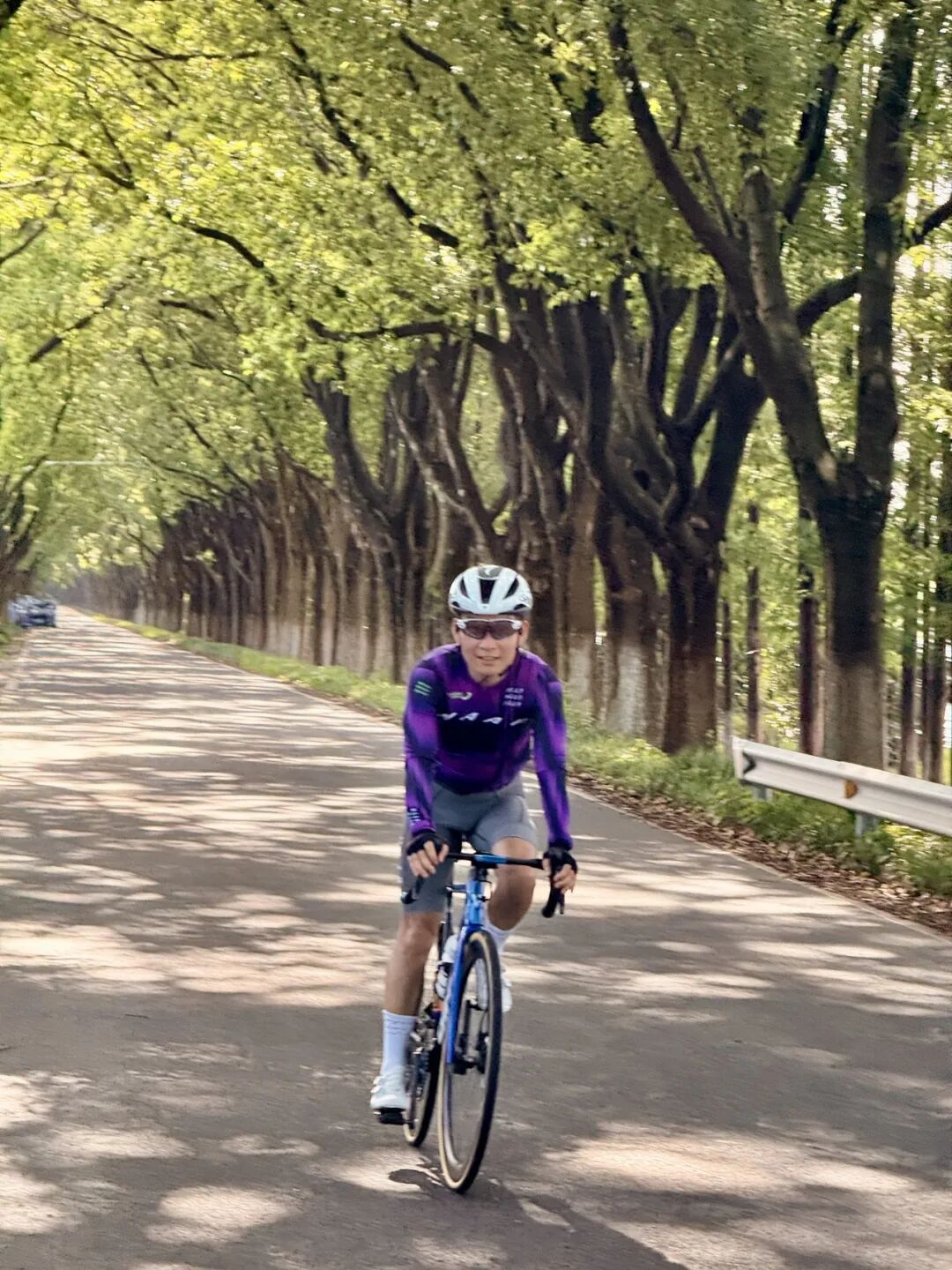 MCC724G530晨骑苗江路绕圈