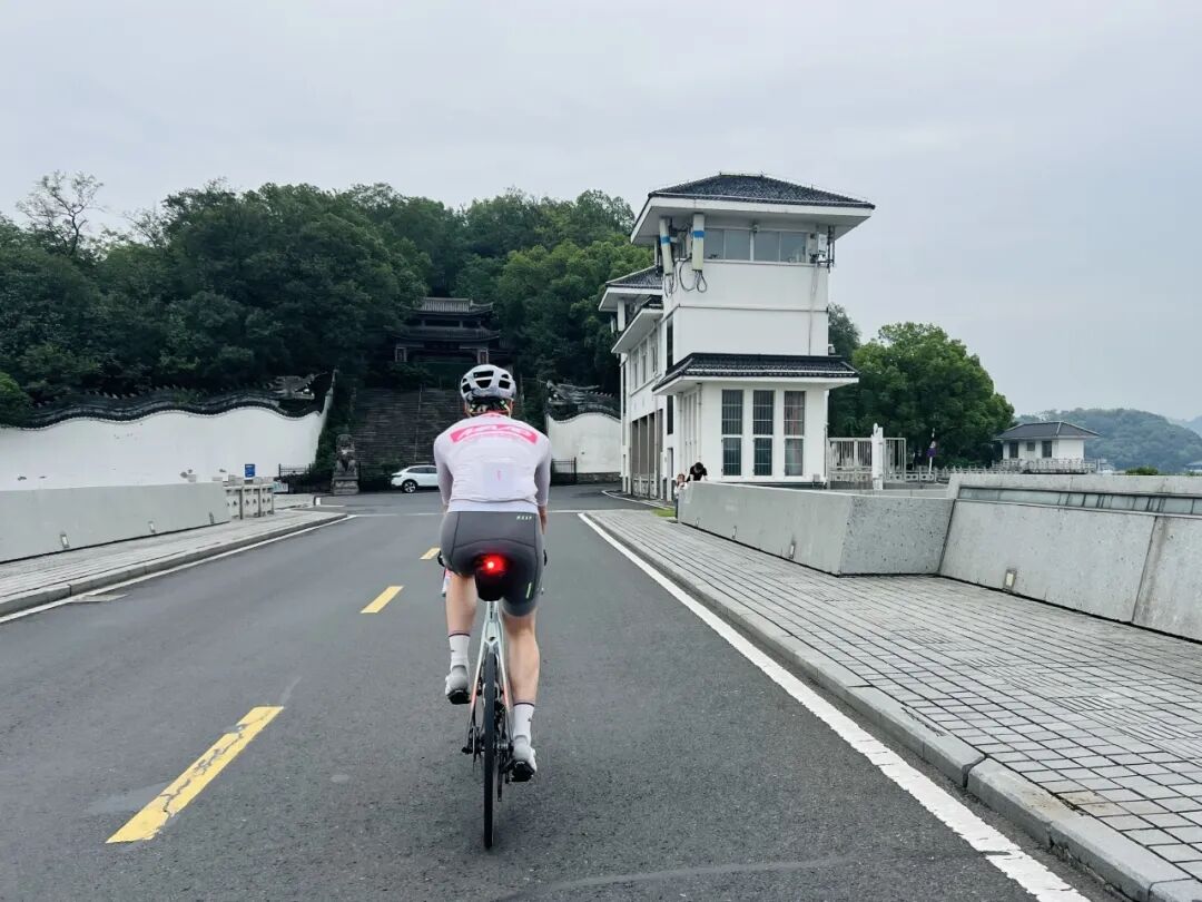 MCC927朱家角稻香咖啡骑