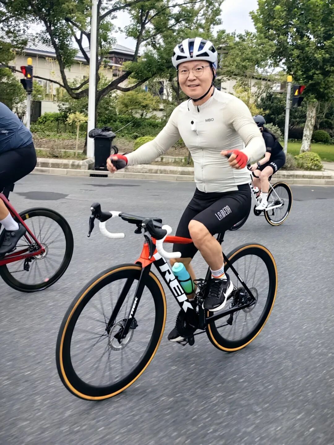 MCC927朱家角稻香咖啡骑