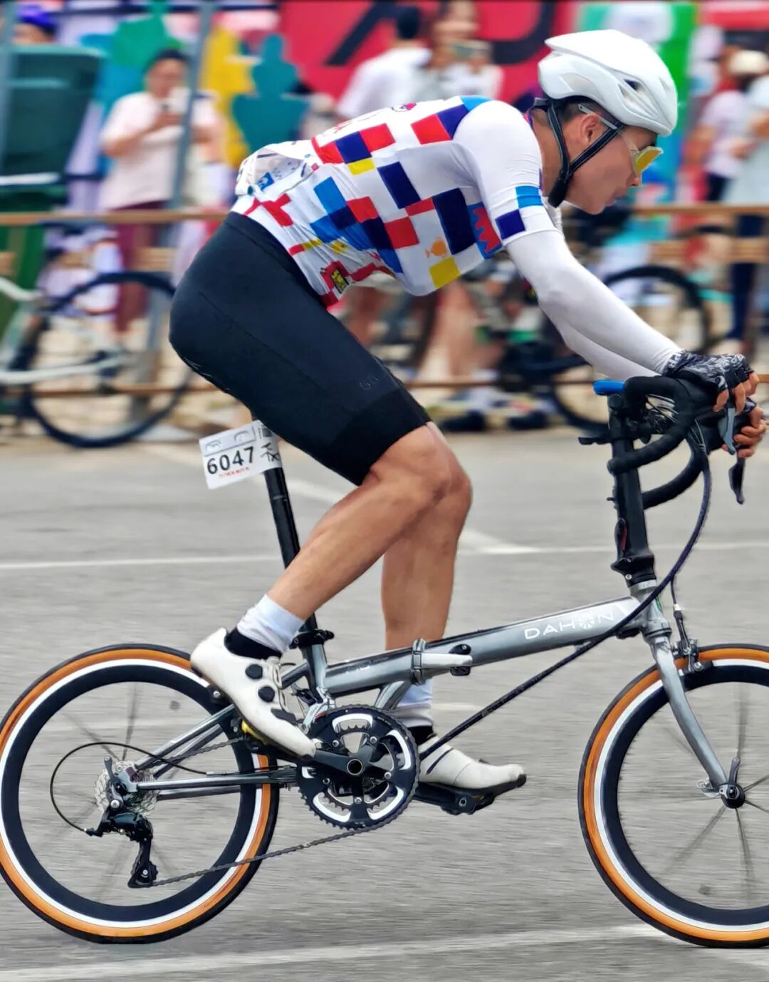 [2025-07-24]快车道革命大行技术重塑折叠车骑行速度引领绿色出行新纪元