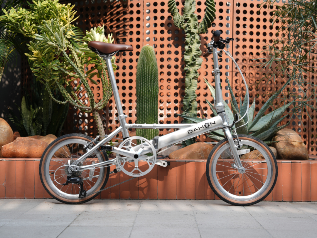 [2025-09-26]经典复刻荣耀归来YRA693折叠车开启骑行探索之旅