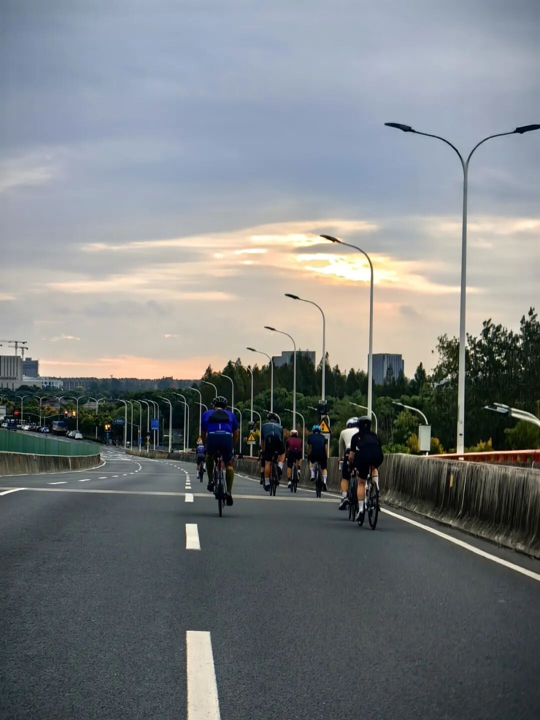 MCC927朱家角稻香咖啡骑