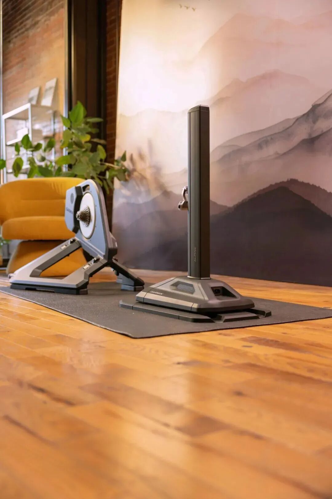 [2025-09-15]佳明发布Alpine爬坡模拟器足不出户直达顶峰