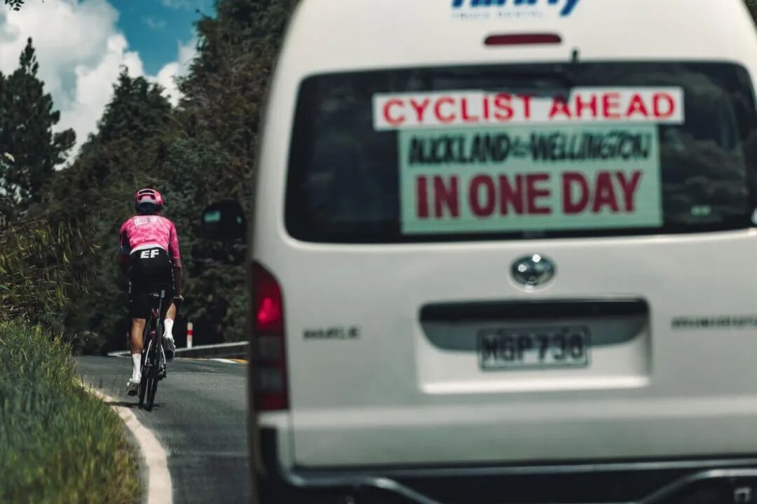 [2025-02-23]拉克兰莫顿再创新纪录单日骑行艰难的648公里