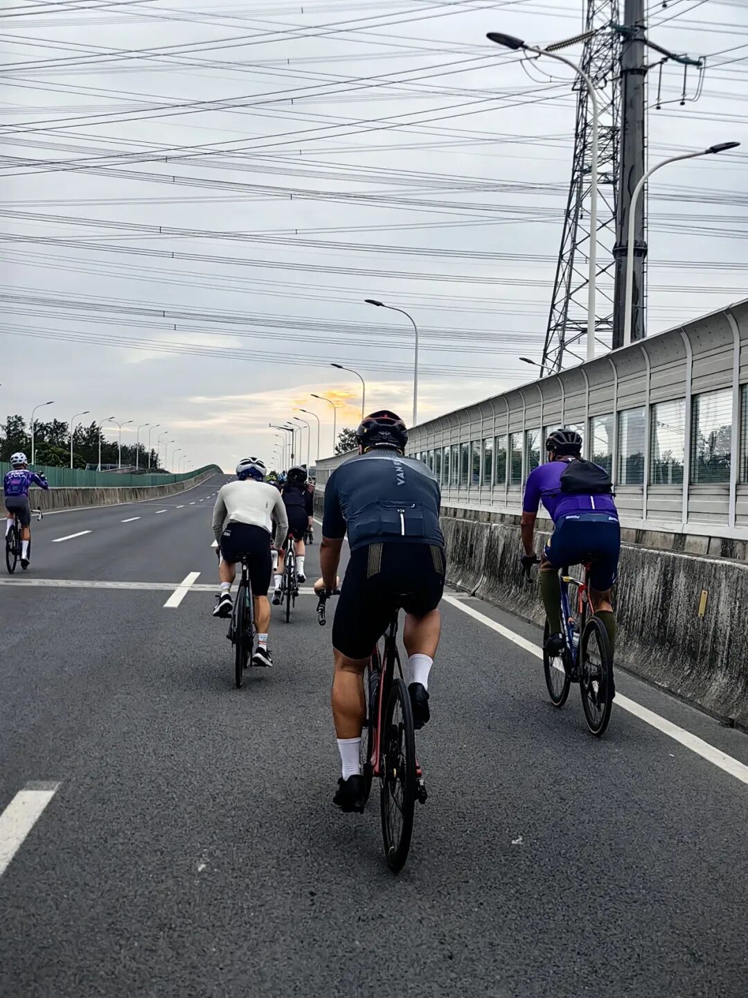 MCC927朱家角稻香咖啡骑