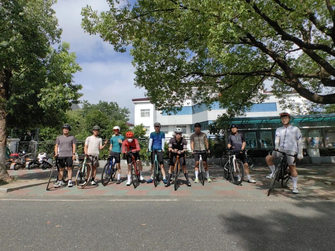 MCC724G530晨骑苗江路绕圈