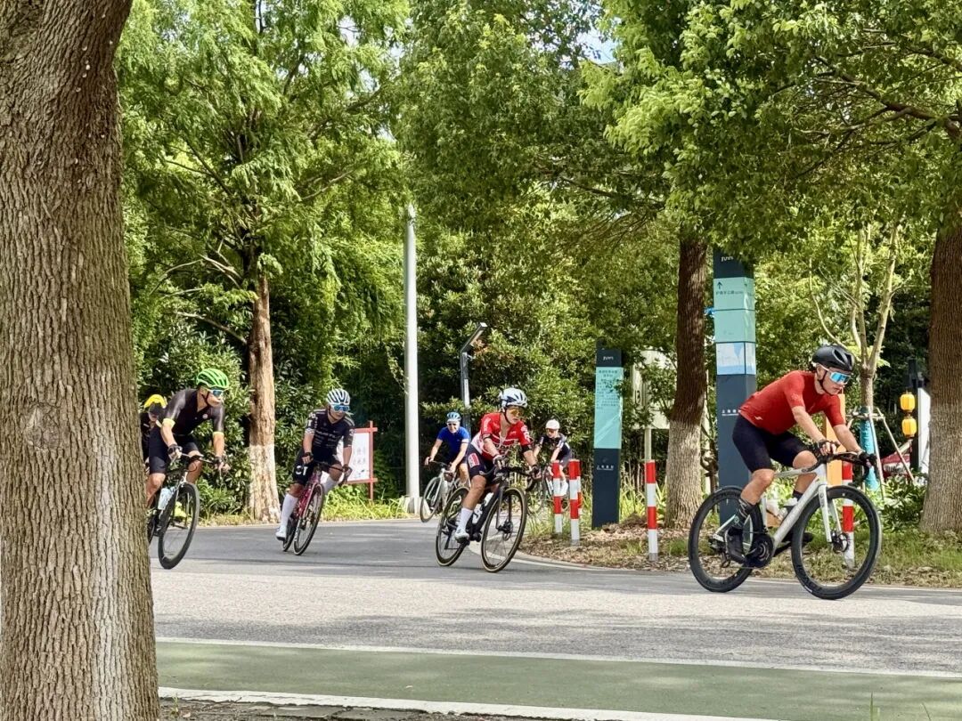 MCC724G530晨骑苗江路绕圈