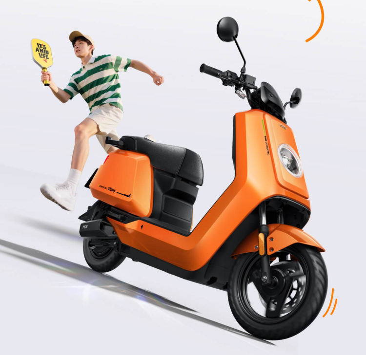 从“颠覆者”到“价格屠夫”，小牛电动的“自我革命”：高端品牌为何向性价比低头？