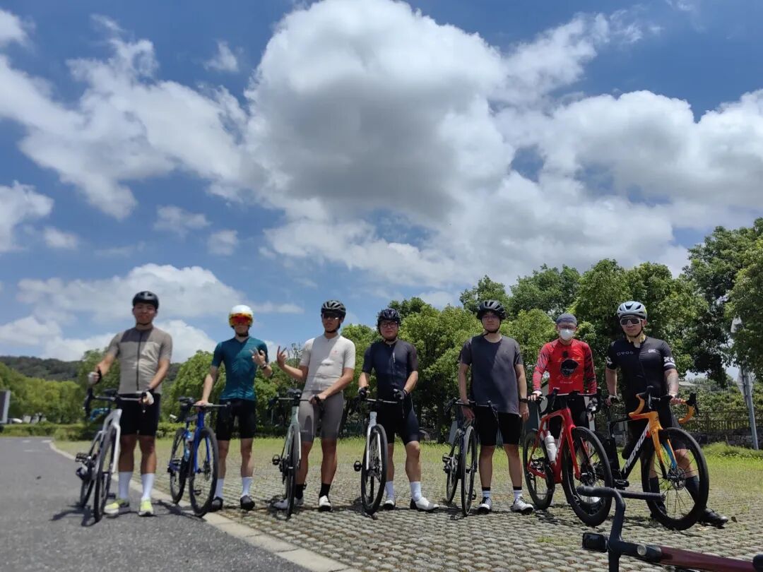 MCC724G530晨骑苗江路绕圈