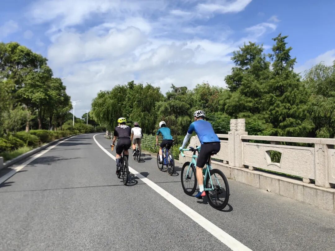 MCC724G530晨骑苗江路绕圈