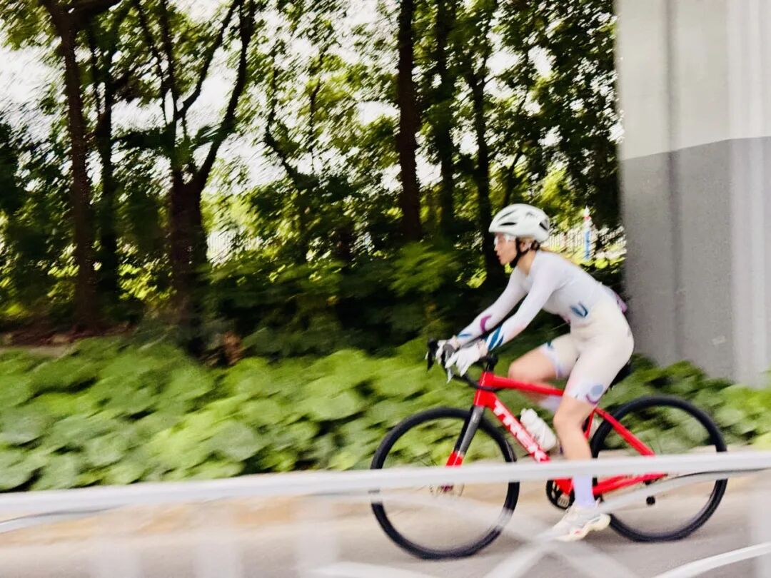 MCC724G530晨骑苗江路绕圈