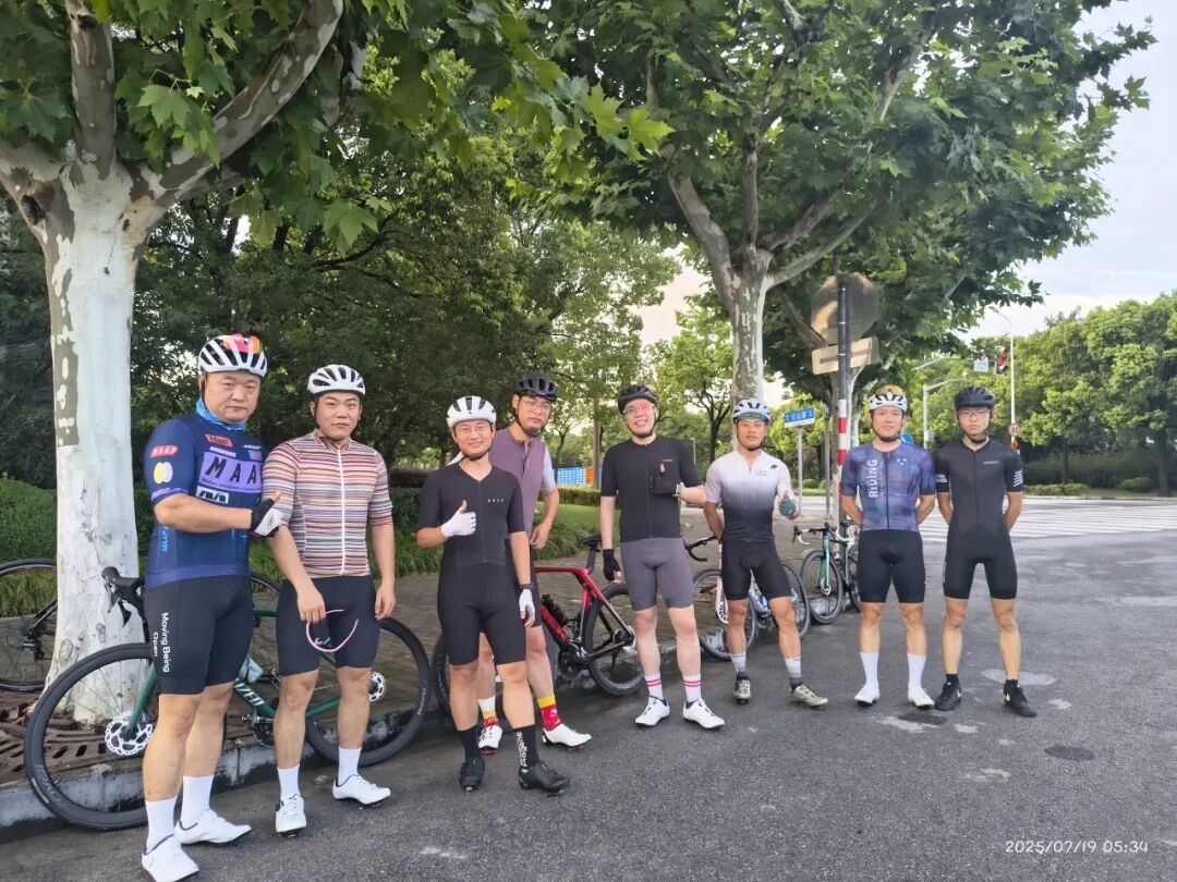 MCC724G530晨骑苗江路绕圈