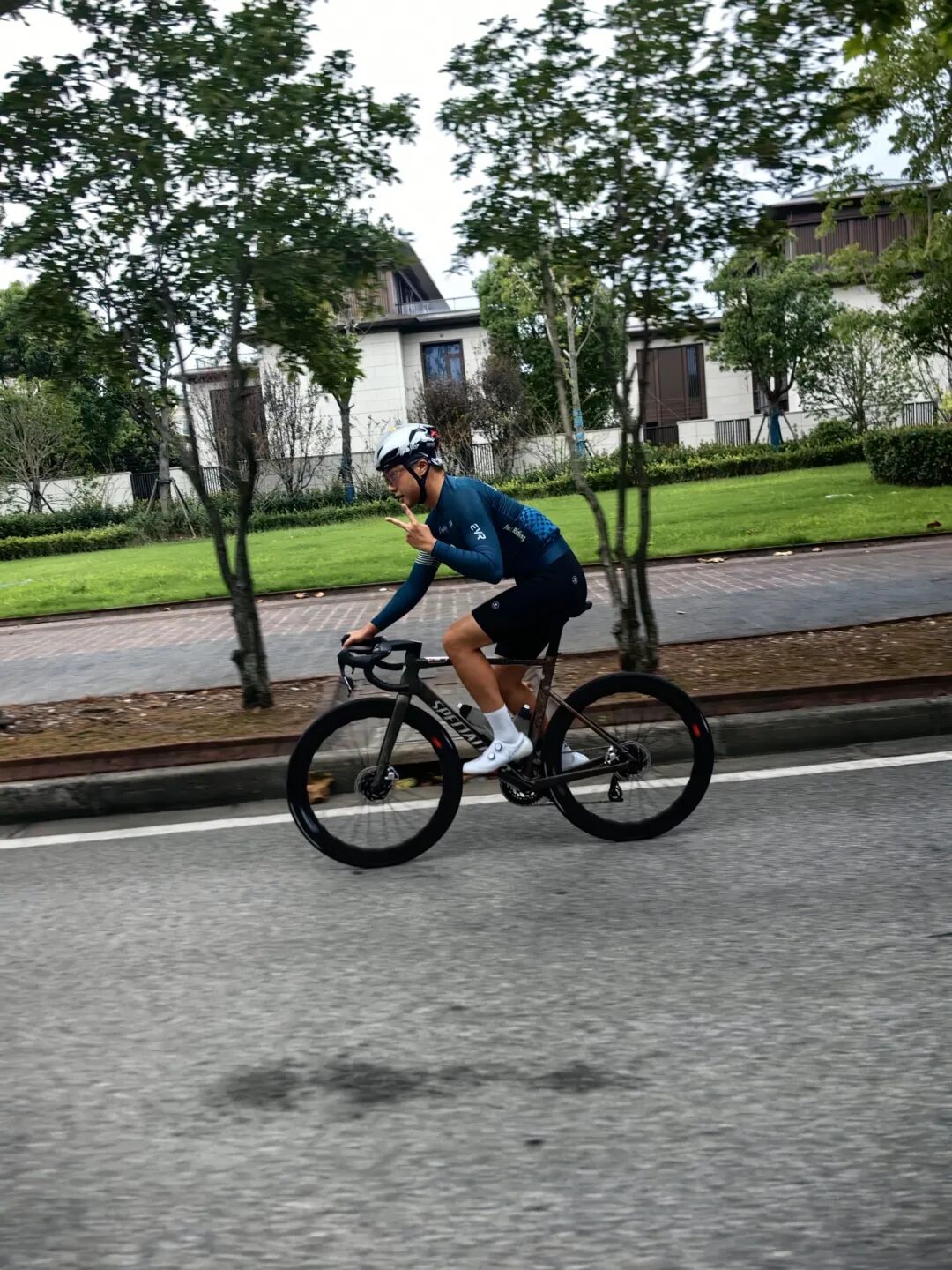 MCC927朱家角稻香咖啡骑