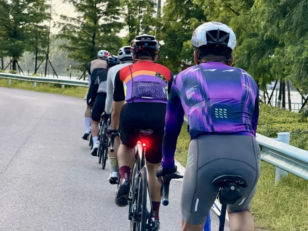 MCC724G530晨骑苗江路绕圈