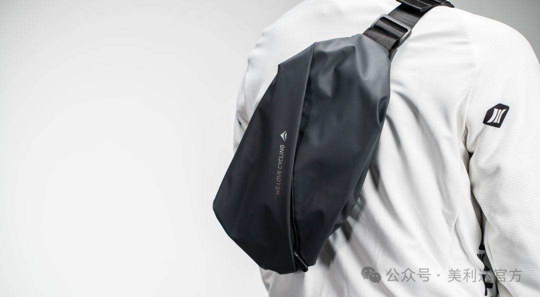 [2025-01-03]炫彩logo大容量胸包智行囊上市啦