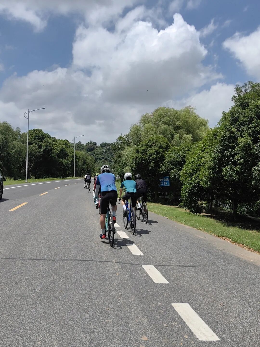 MCC724G530晨骑苗江路绕圈