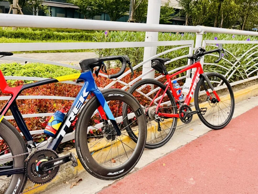 MCC724G530晨骑苗江路绕圈