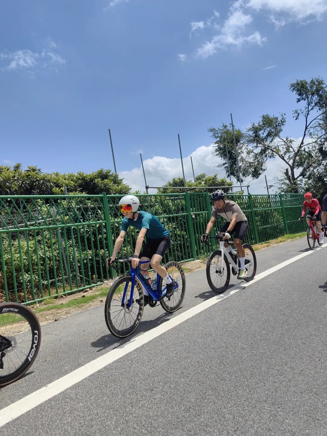 MCC724G530晨骑苗江路绕圈