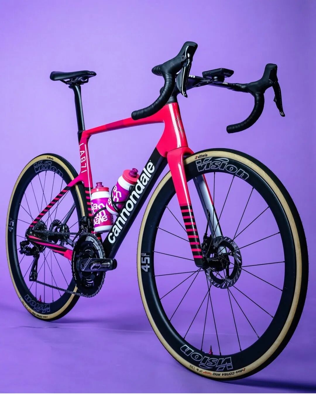 [2025-02-23]拉克兰莫顿再创新纪录单日骑行艰难的648公里