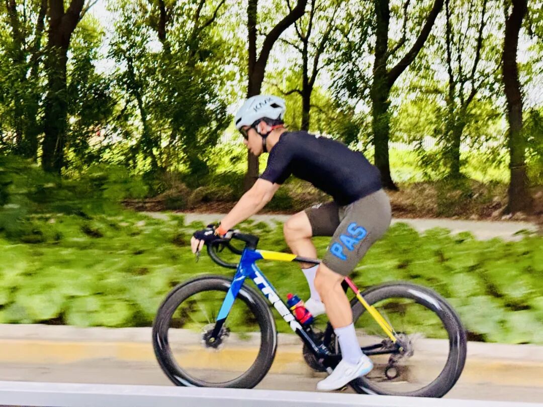 MCC724G530晨骑苗江路绕圈