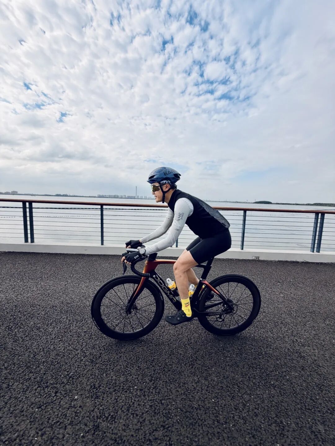 [2025-10-21]MCC1025落日飞航