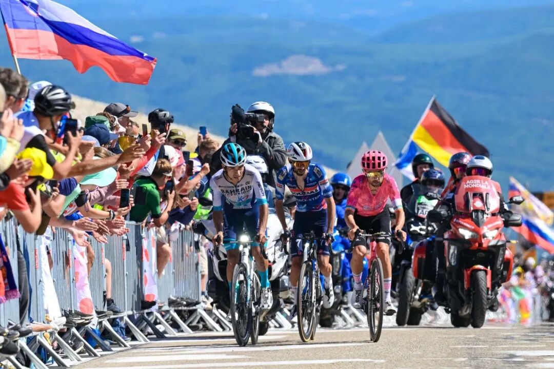 [2025-07-23]环法第16赛段风秃山决战巴林胜利车队摘得季军