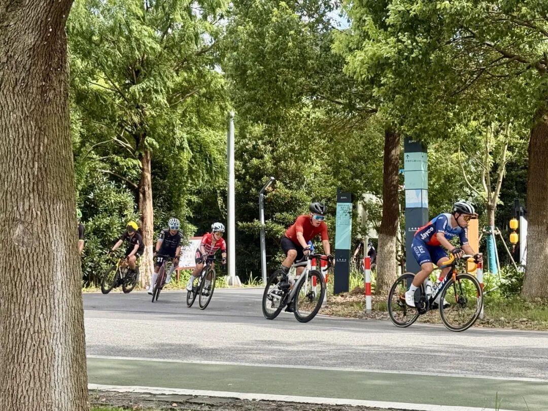 MCC724G530晨骑苗江路绕圈