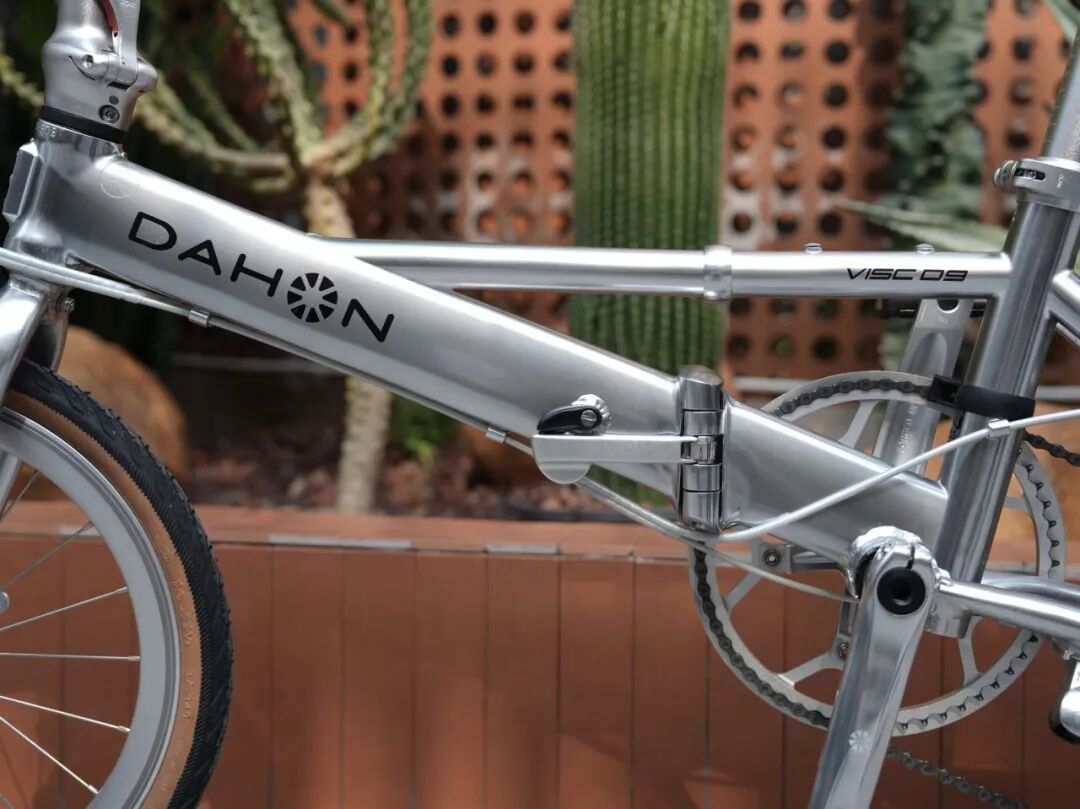 [2025-09-26]经典复刻荣耀归来YRA693折叠车开启骑行探索之旅