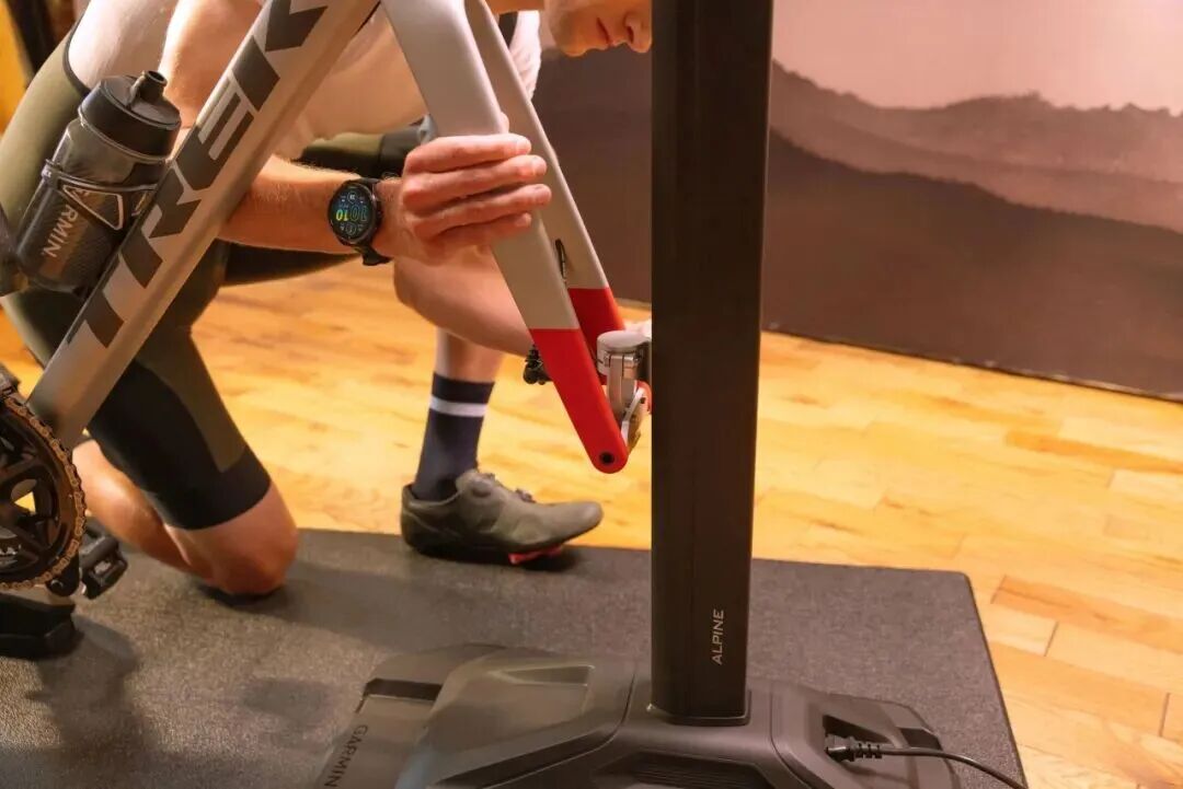 [2025-09-15]佳明发布Alpine爬坡模拟器足不出户直达顶峰