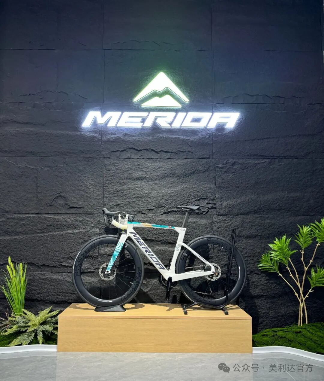 [2024-11-22]美利达成都光华店闪耀温江骑行新地标