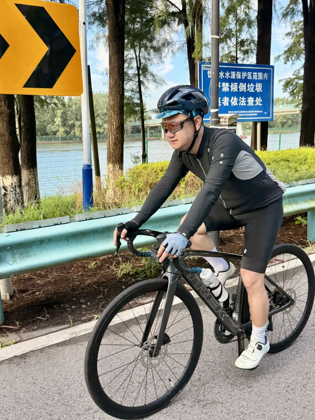 MCC724G530晨骑苗江路绕圈