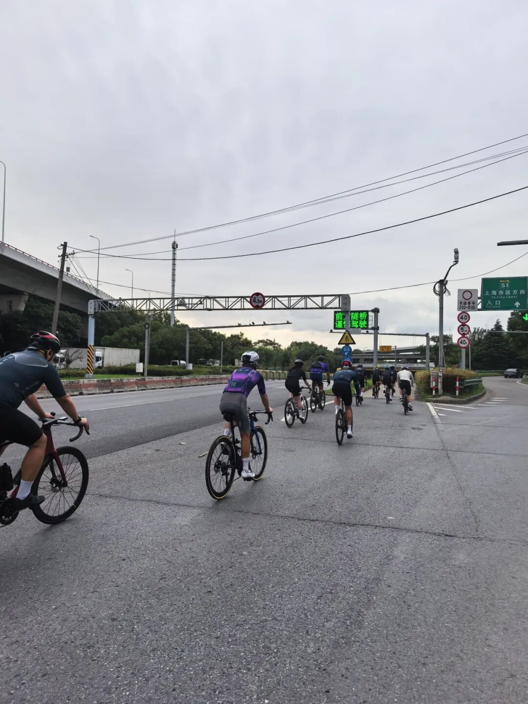 MCC927朱家角稻香咖啡骑