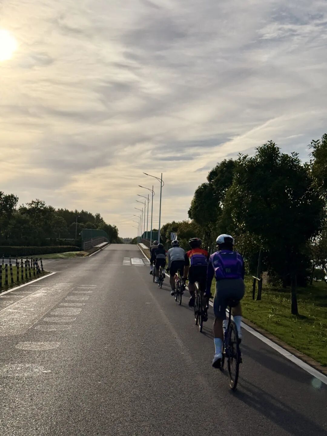 MCC724G530晨骑苗江路绕圈