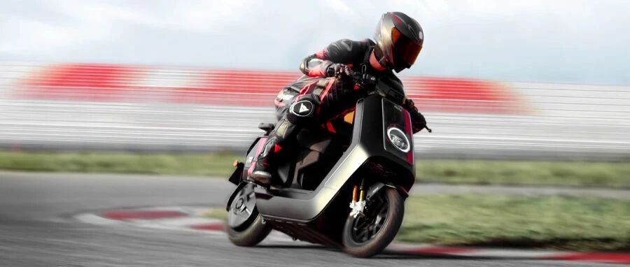 [2024-11-07]NXHyper首发破千万首批试驾官真正赛道统治者