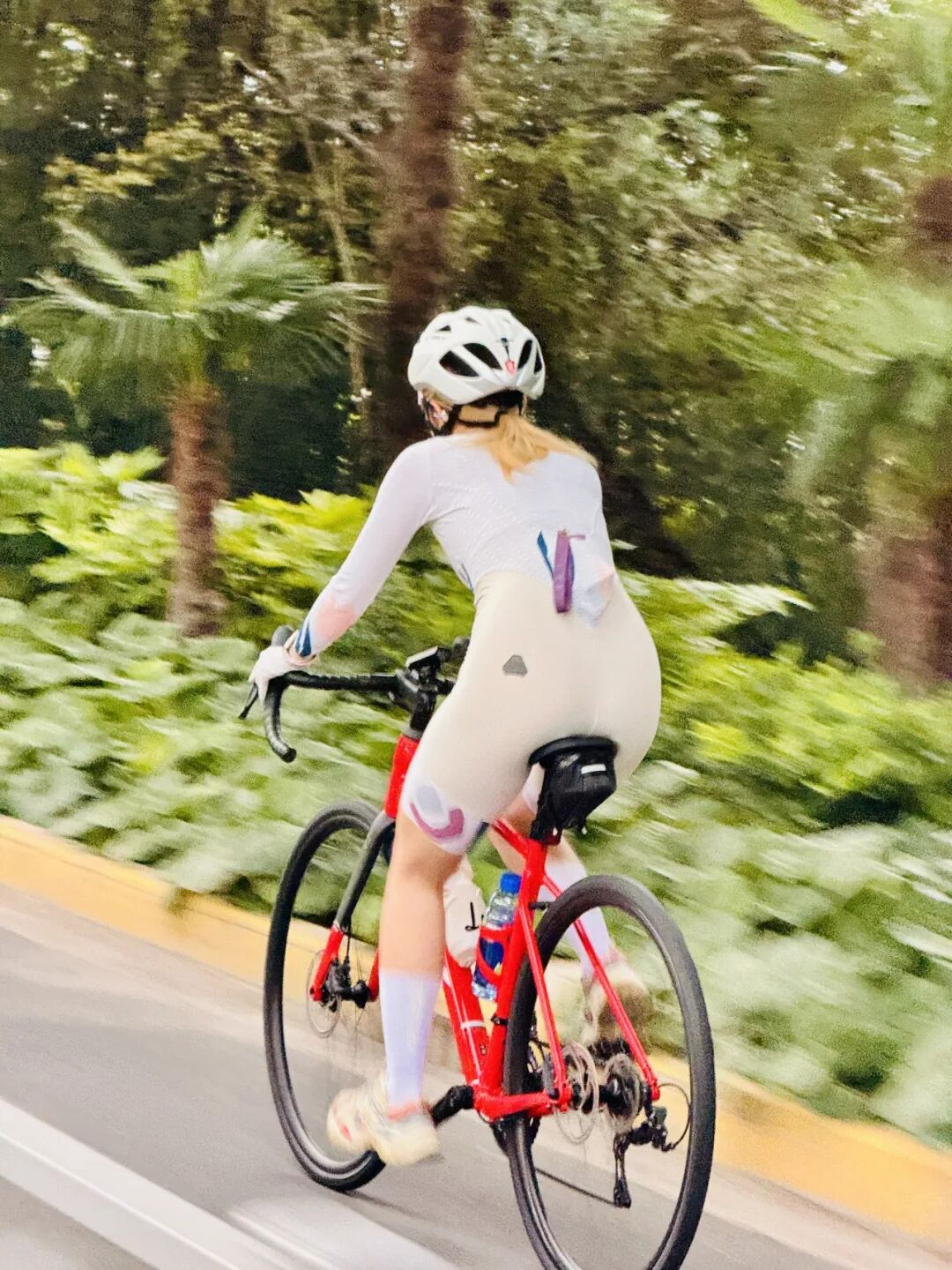 MCC724G530晨骑苗江路绕圈