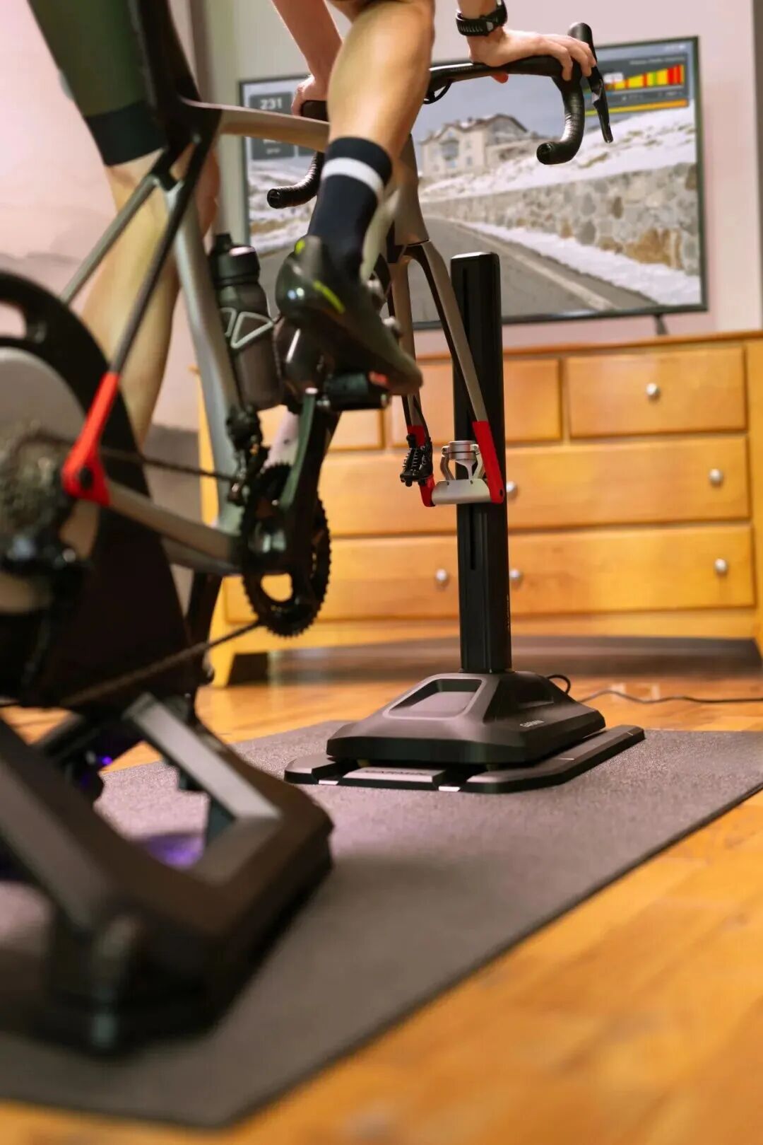 [2025-09-15]佳明发布Alpine爬坡模拟器足不出户直达顶峰