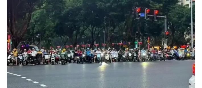 广州某委员：不做好准备就“解禁摩”，“混乱叠加”可能加剧，摩托车到底做错了什么？