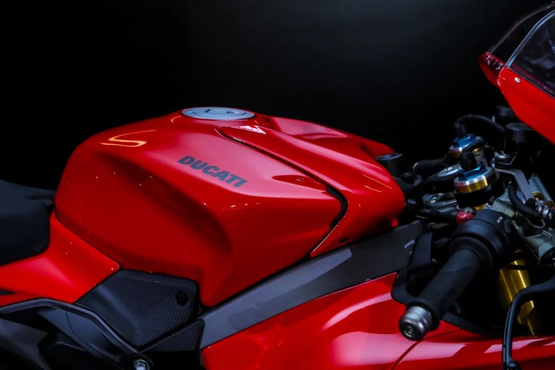 [2024-12-18]境享骑迹杜卡迪品牌之夜燃动启程全新PanigaleV4耀世登场