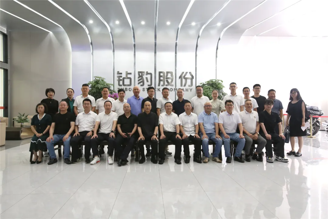 携手并进砥行致远丨台州湾新区企业家协会走进五星钻豹考察交流活动成功举行